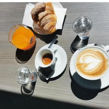 Affittacamere Noemi Livia Couette-café *